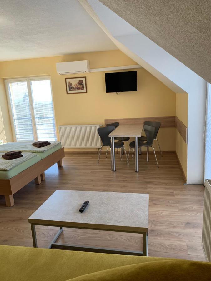Apartmany Hujer بايموتْسْ المظهر الخارجي الصورة